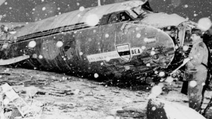 Foto do avião em que viajava o Manchester United, em 1958.