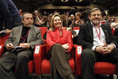 Juan Barranco, Amparo Valcarce y Jaime Lissavetzky, ayer en el comité regional.