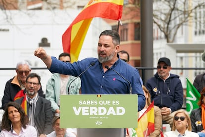 El presidente de Vox, Santiago Abascal, en un mitin electoral el pasado sábado en Vitoria.