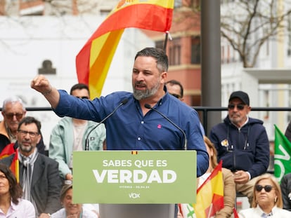 El presidente de Vox, Santiago Abascal, en un mitin electoral el pasado sábado en Vitoria.