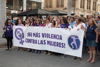 Manifestación contra la violencia de género por la calles de Santa Cruz de Tenerife el pasado julio.