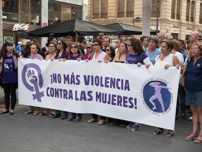 Manifestación contra la violencia de género por la calles de Santa Cruz de Tenerife el pasado julio.