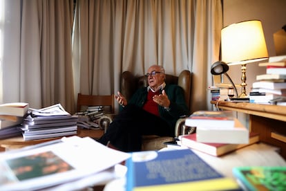 El sociólogo portugués Boaventura de Sousa Santos, durante la entrevista en su casa de Quintela, cerca de Coimbra.