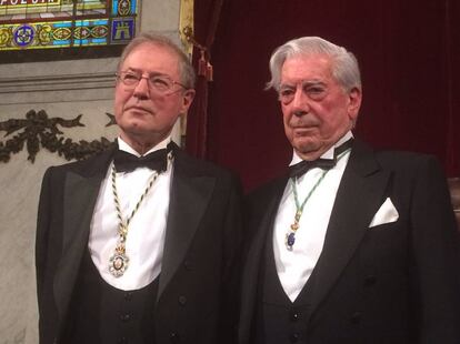 Félix de Azúa y Vargas Llosa, pregonero y presentador del pregón taurino de Sevilla.