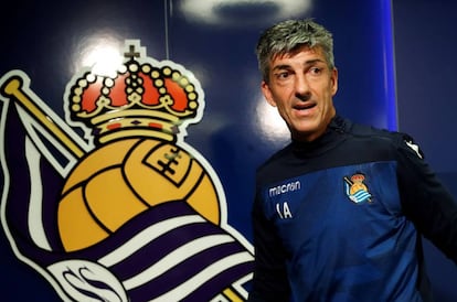 El entrenador de la Real Sociedad, Imanol Alguacil, en Zubieta.