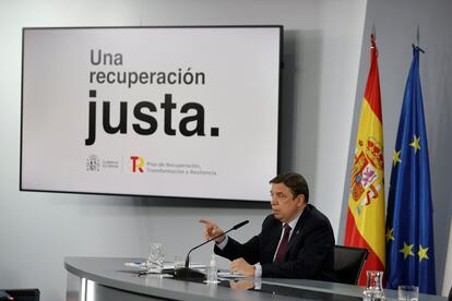 El ministro de Agricultura, Pesca y Alimentación, Luis Planas, durante la rueda de prensa posterior a la reunión del Consejo de Ministros celebrada este martes en Moncloa.