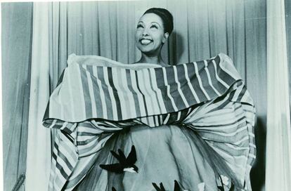 Postal antigua. Josephine Baker. Paris, d&eacute;cada de 1960. De la colecci&oacute;n privada de la Fundaci&oacute;n Alexandre Vassiliev.