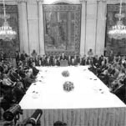 Aspecto de la Sala de Columnas del Palacio Real durante la inaguración, ayer, de la Conferencia de Paz sobre Oriente Próximo