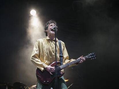 The Replacements durante un momento de su concierto.