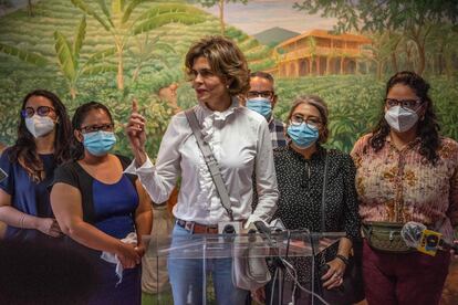 Cristiana Chamorro, precandidata a la presidencia de Nicaruagua, el pasado lunes en una rueda de prensa en Managua.