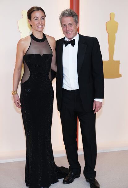 El actor Hugh Grant también acudió a la gala acompañado de su mujer, Anna Eberstein.