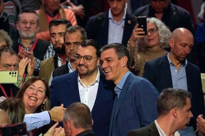 Adrián Barbón y Pedro Sánchez, en el congreso de la Federación Socialista Asturiana en Avilés.