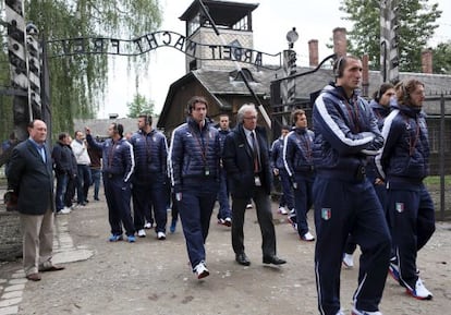 Italia visita el antiguo campo de concentración nazi de Auschwitz