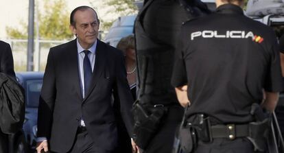 El exsecretario de Estado de Hacienda y exvicepresidente de Caja Madrid, Estanislao Rodríguez-Ponga, a su llegada hoy a la Audiencia Nacional.