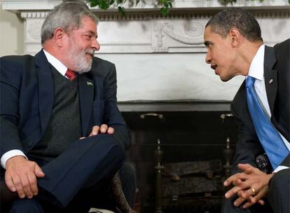 Luiz Inácio Lula da Silva y Barack Obama, durante su encuentro en el Despacho Oval de la Casa Blanca.