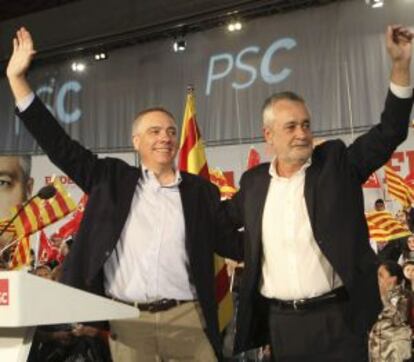 El candidato del PSC a la presidencia de la Generalitat, Pere Navarro, acompañado por José Antonio Griñán.