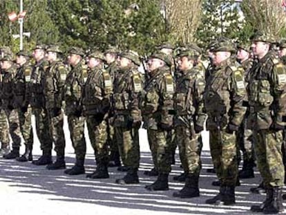 Acto de despedida de las fuerzas del Regimiento de Ingenieros número 1, en Burgos, antes de viajar a Afganistán el pasado mes de enero.