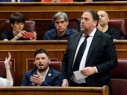 El líder de ERC, Oriol Junqueras, promete su cargo en el Congreso de los Diputados el pasado 21 de mayo.