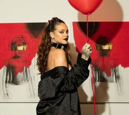 Rihanna revela la portada de su nuevo disco, 'Anti'.