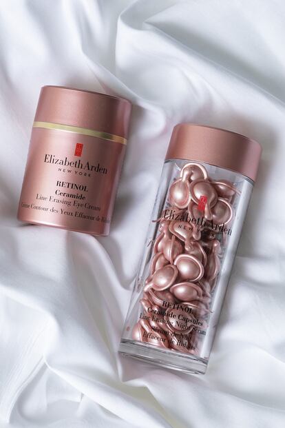 Elizabeth Arden nos prepara para las fiestas con este sencillo tratamiento nocturno que eleva los beneficios del retinol puro microencapsulado: el sérum Retinol Ceramide Capsules y el contorno de ojos Retinol Ceramide Line Erasing Eye Cream.