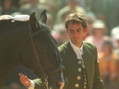 El rejoneador Pablo Hermoso de Mendoza con 'Cagancho' en 2002.