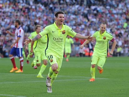 Messi celebra un gol en el partit contra l'Atlètic.