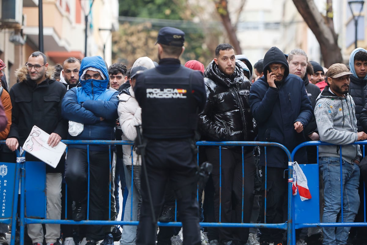 Los inmigrantes con delitos o antecedentes, la gran incógnita en la regularización de extranjeros