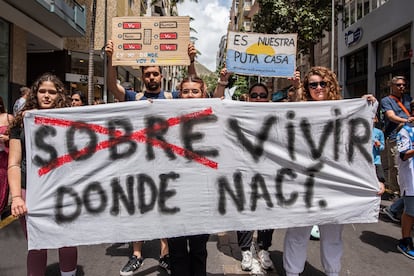 Manifestación en Santa Cruz de Tenerife el 20 de abril para pedir un giro en el modelo turístico de masas. 