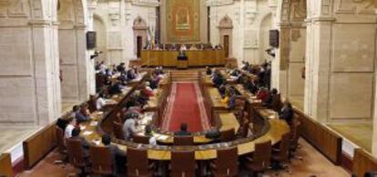 Una vista de un pleno del Parlamento andaluz.