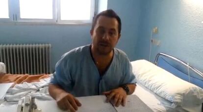 Javier Limón en una captura del vídeo facilitat per la família en l'Hospital Carlos III de Madrid