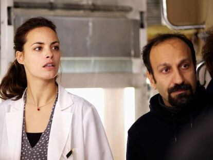 Asghar Farhadi y Bérénice Bejo en un momento del rodaje de 'El pasado'.