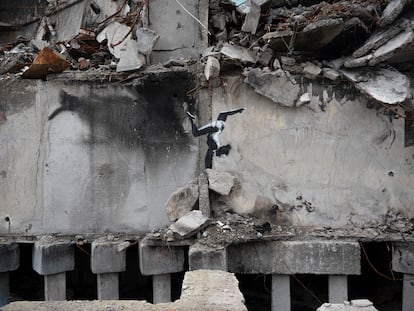 Una obra de Banksy en la ciudad ucrania de Borodianka.