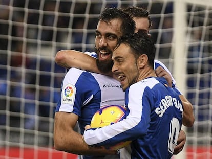 Borja Iglesias y Sergio García festejan un tanto de esta temporada.