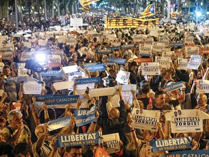 La manifestació de dimarts en defensa de Jordi Sànchez i Jordi Cuixart.