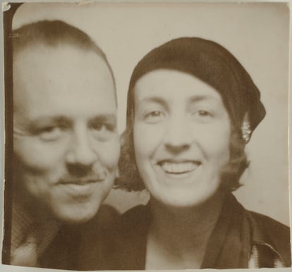 Fotografía de fotomatón de Charles y Marie-Laure de Noailles, realizada durante un viaje a Barcelona en 1929. 