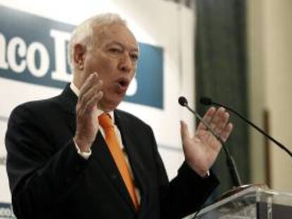 El ministro de Asuntos Exteriores, José Manuel García-Margallo, durante su intervención en un desayuno económico organizado hoy en Madrid.