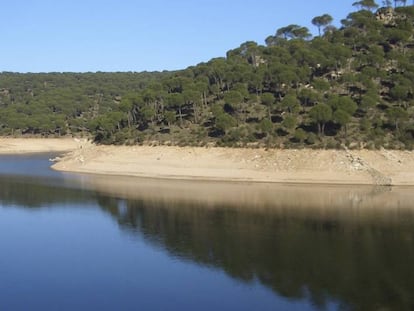 Una imagen del Pantano de San Juan en la página de Turismo de Madrid.