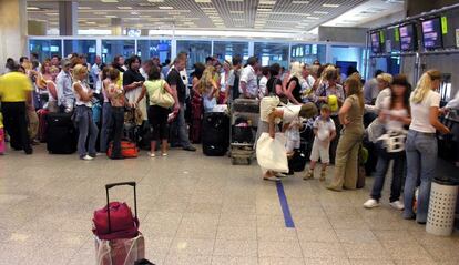 Gente en el aeropuerto