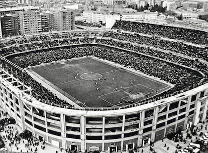 Vista aérea del Estadio en 1976.