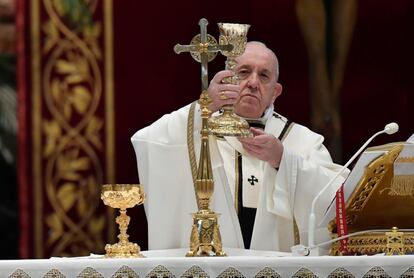 Entre las numerosas zonas afectadas por el coronavirus, el Papa se ha detenido especialmente en Europa, donde la pandemia se ha convertido también en un reto político y socioeconómico sin precedentes para la UE.