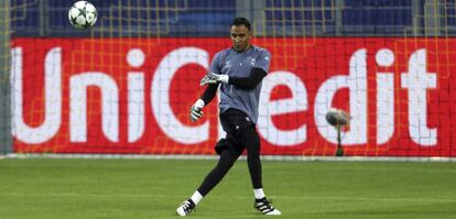 Keylor Navas, durante un entrenamiento en Dortmund.