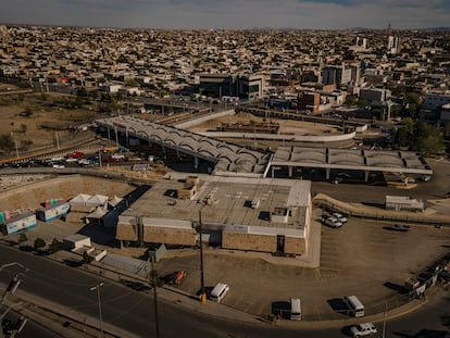 Vista aérea de las instalaciones del Instituto Nacional de Migración de Ciudad Juárez, donde 40 migrantes murieron en marzo de 2023.