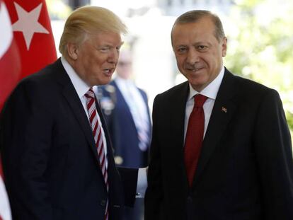 El presidente Trump recibe a su hom&oacute;logo turco Erdogan. 