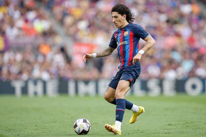 Héctor Bellerín, durante un partido de Liga en el Camp Nou.