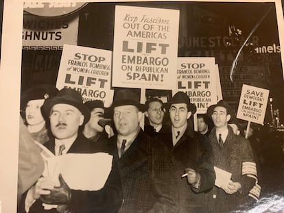 Demonstration in New York im Jahr 1938, um Sanktionen gegen das Franco-Regime zu fordern.
