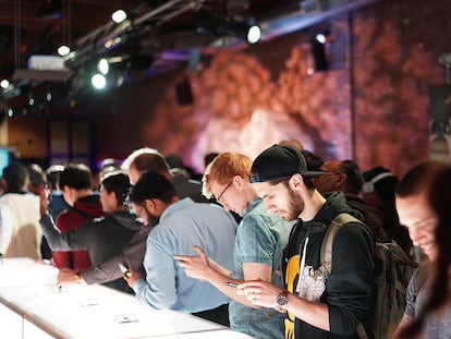 En OnePlus se han convertido en los reyes de las pop-up stores. Desde un evento en el Museo del Louvre a una larga fila en una tienda de la Quinta Avenida.