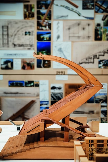 Maqueta del estadio de fútbol de San Nicola en Bari, Italia (1990).