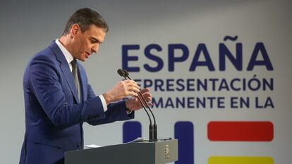 Pedro Sánchez en la oficina de la Representación Permanente de España en la UE en Bruselas, este jueves.