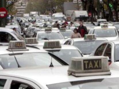 La Comisión Europea rechaza prohibir los servicios de taxi alternativos