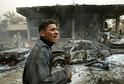 Imagen de Bagdad tras el bombardeo de un mercado de la capital iraquí el pasado 26 de marzo.